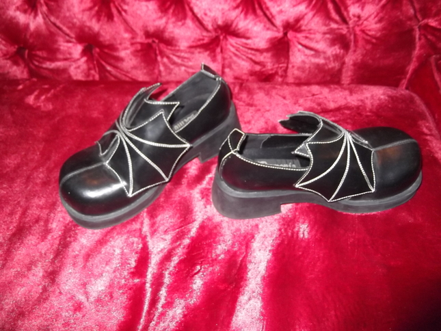 demonia bat shoes