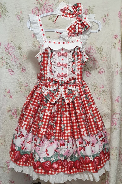 Angelic Pretty - Ribbon Berry Bunny Set (missing front ribbon
