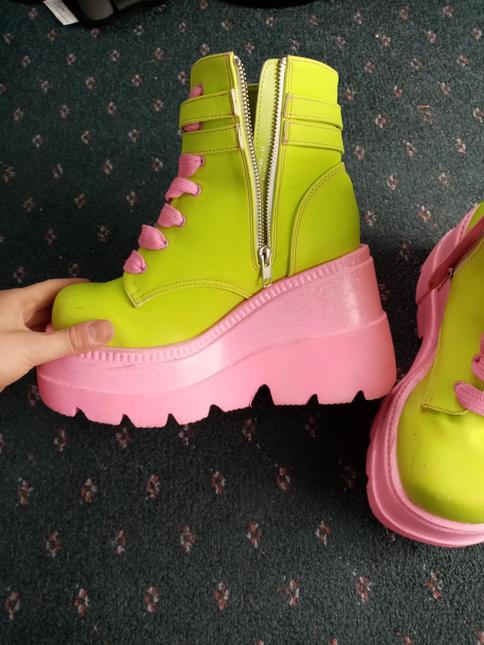 demonia shaker 60 pink