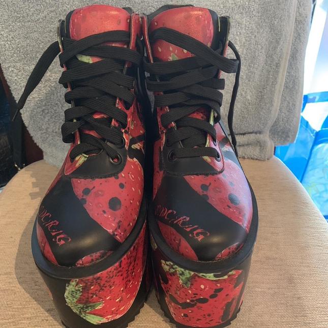 ACDC Rag Strawberry Platforms - Shoes - Kei Market: Buy and Sell ...