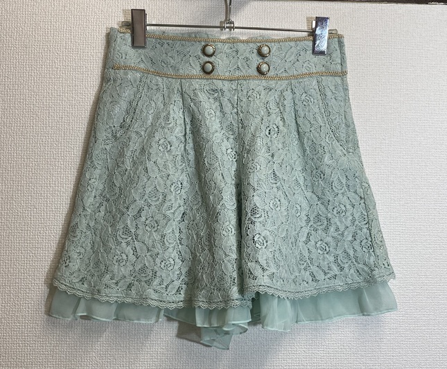 Axes femme 🧚‍♀️ mint green x gold lace shorts Pants and Shorts Kei