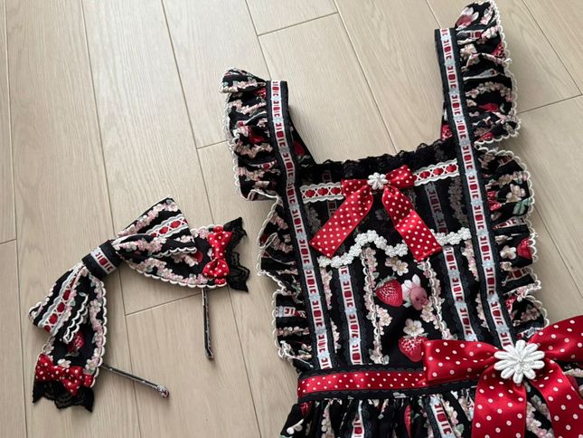 Angelic Pretty Little Bunny Strawberry SK & HB Black