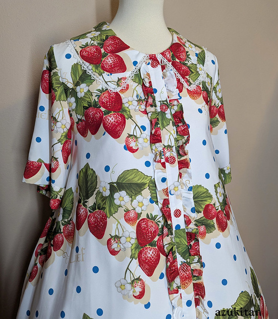 FREE US SHIP] Lief Juicy Strawberry A Line OP, size XL, white