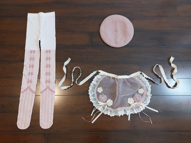roji-roji-star-moon-curtain-tights-sweet-dreamer-beret-and-dolls