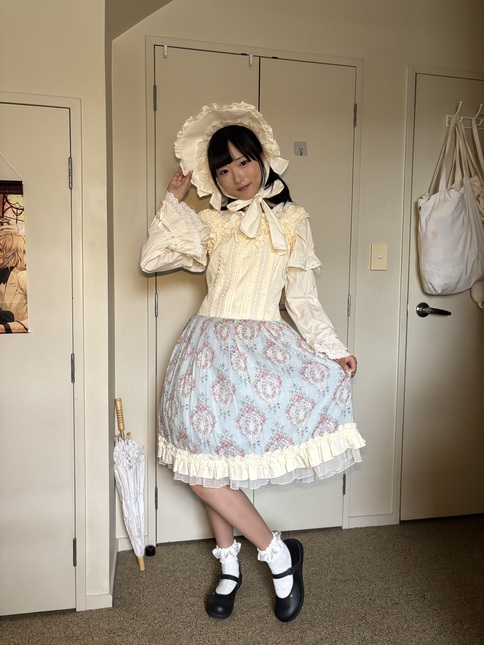 Chocochip cookie ivory blue floral jsk - Jumperskirt - Lace Market