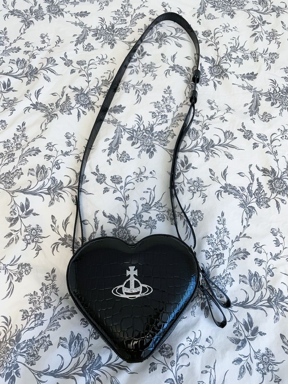 ♥️ Vivienne Westwood ♥️ small heart crossbody bag Bags and Purses